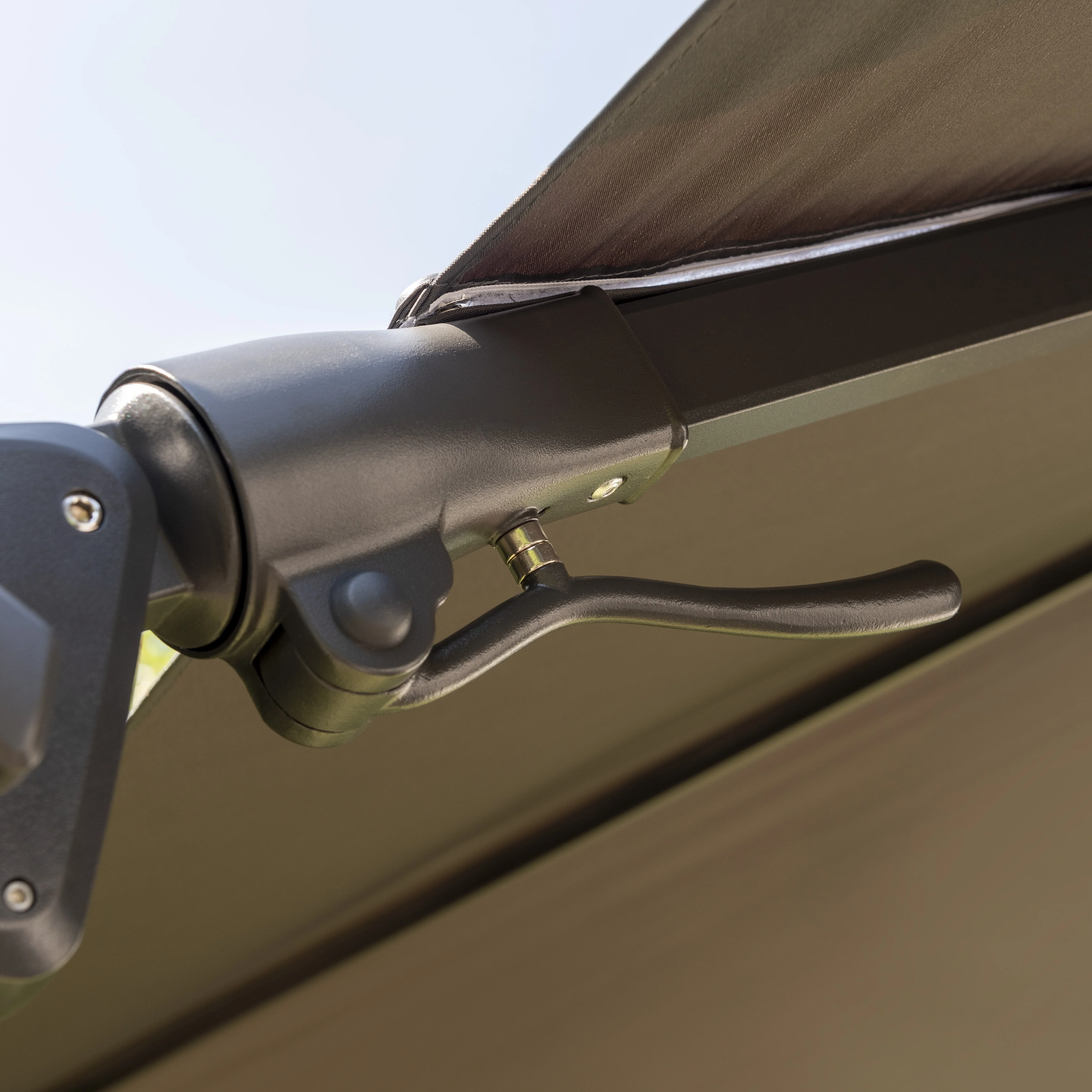 Royce - Executive Standard Cantilever Parasol with Night Cover (Taupe) - Image 4